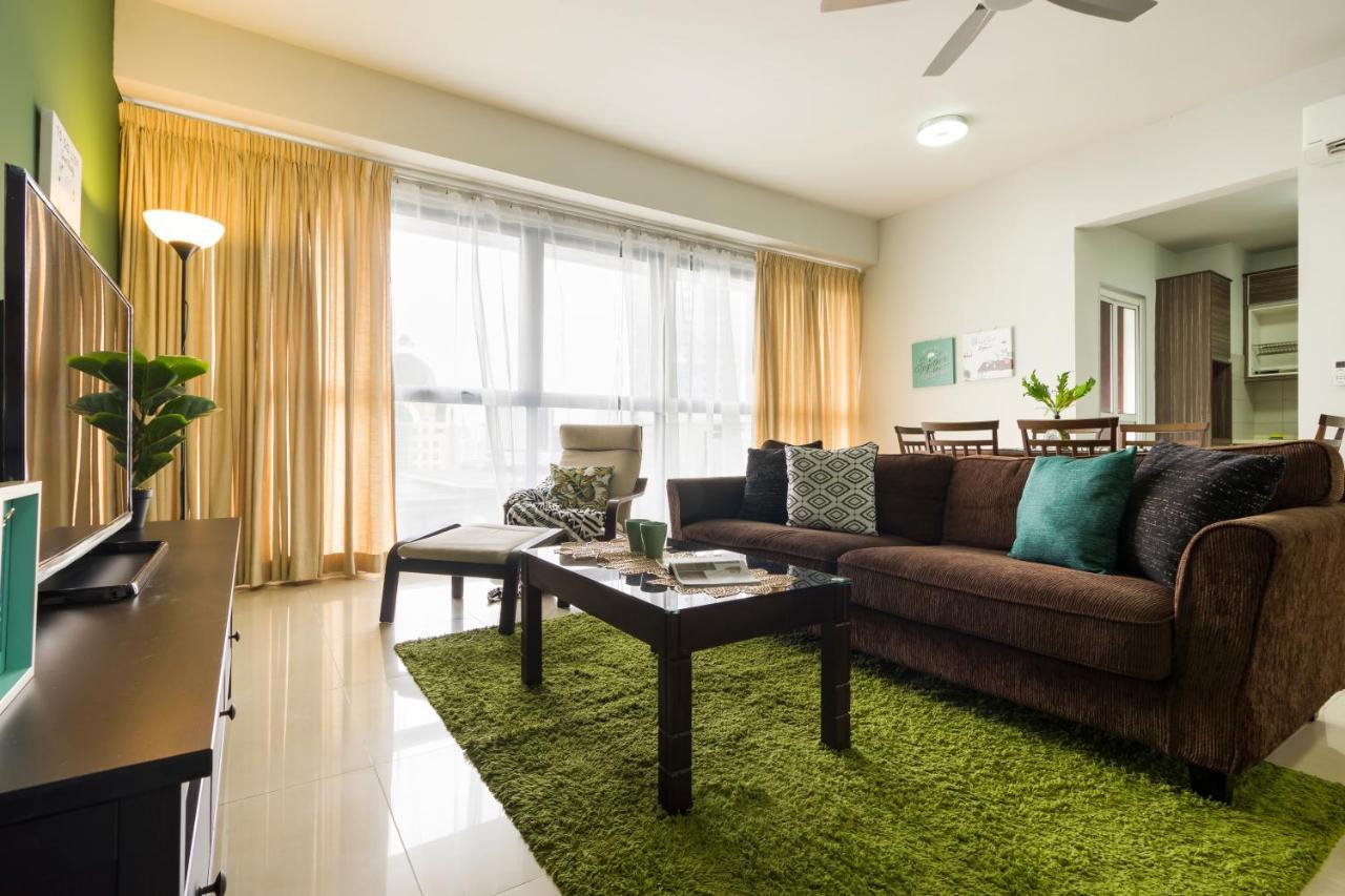 Pj8 Service Suites By Airhost Petaling Jaya Buitenkant foto